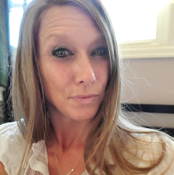 Meet your Posher, Tammy - Picture 2 of 2